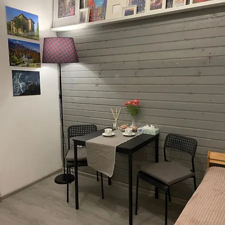 Old Town Impressionist Apartment