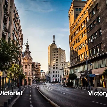 Old Town Impressionist Apartment *