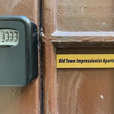 Old Town Impressionist Apartment Bucharest