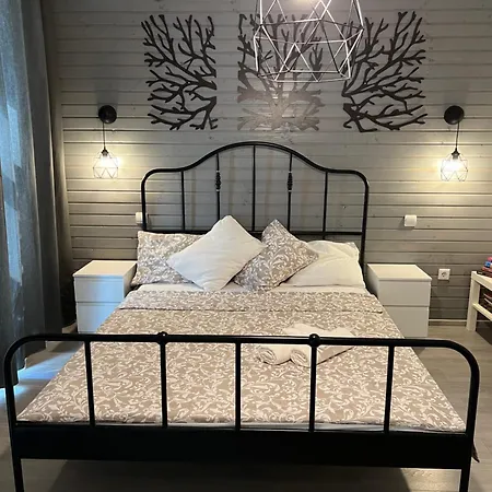 Old Town Impressionist Apartment *